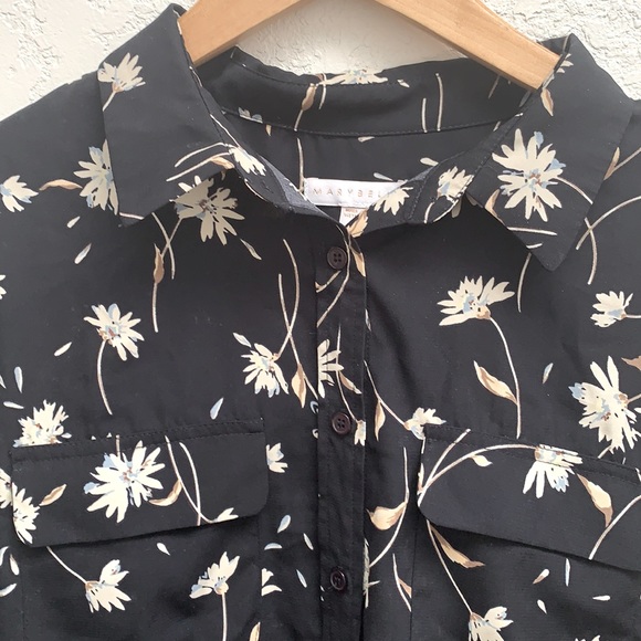 Cute Floral Button Up Pocket Blouse Plus 2X - Picture 3 of 3